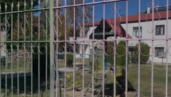 Skandali në Korçë/ Helmohen 6 fëmijë të një kopshti, ngjarja u tentua të mbahej e fshehtë, procedohen drejtoresha dhe mjekja