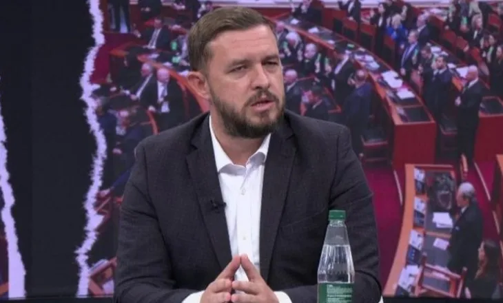 “Skena të turpshme”- Deputeti i PS për ngjarjet sot në Kuvend: Opozita s’ka argumente! Dhuna në Parlament, pasqyrë e asaj që ndodh në rrugë!
