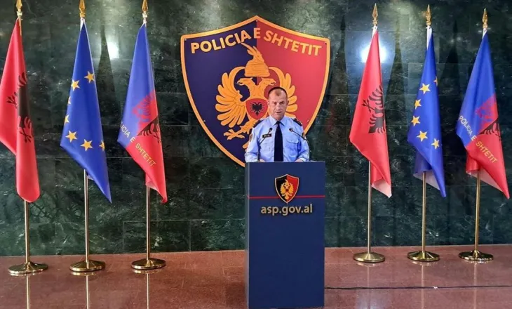 SMS kërcënuese ndaj pedagogëve për protestën, Policia e Shtetit: Nuk i kemi dërguar ne, pamjet në Rinas…