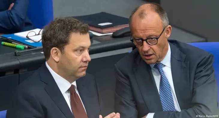 Sondazhet e fundit – AfD e para, rënie historike e Merzit