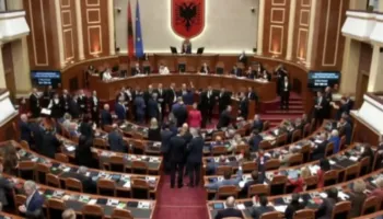 Sot seancë për ndarjen e re territoriale, PD ka paralajmëruar protestë brenda e jashtë Kuvendit