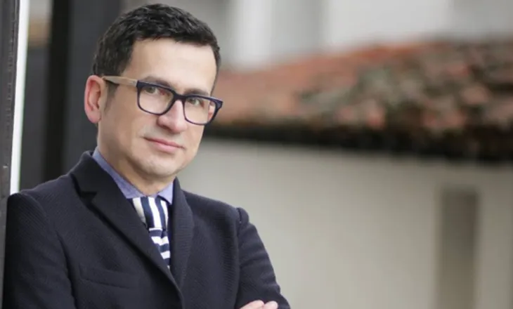 Spahiu: Videot pornografike krim i përsëritur! Alibia që e filmuan, si të mohojë pistoletën në krevat që s’është e tij