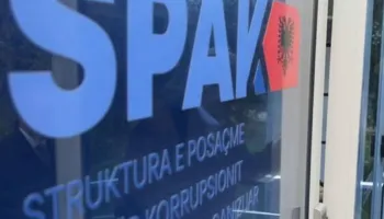 SPAK godet grupin e trafikut të emigrantëve drejt Malit të Zi, në pranga 6 persona, mes tyre dy policë kufitarë