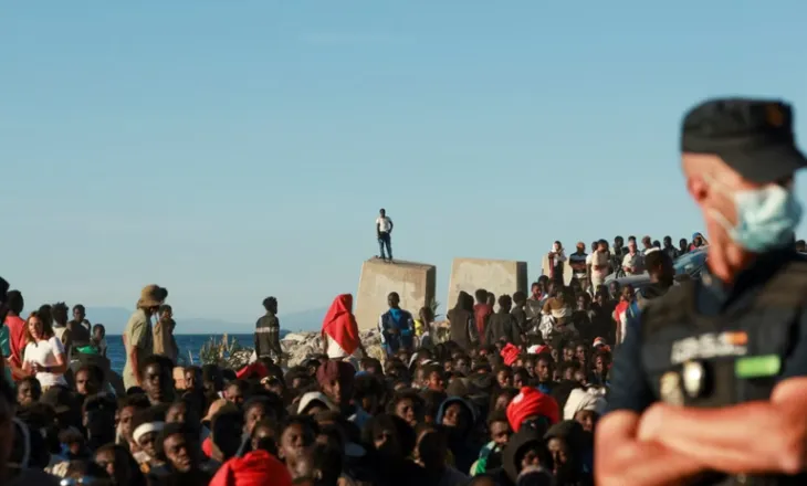 Spanja deporton azilkërkuesit afrikanë dhe aziatikë në Marok