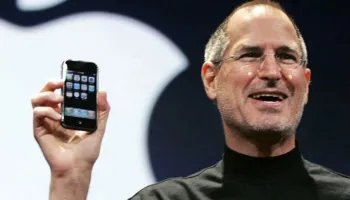 Steve Jobs, njeriu që ndryshoi botën e teknologjisë