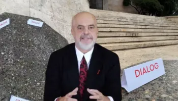 Studentët e refuzojnë, Rama nuk tërhiqet: DIALOG!