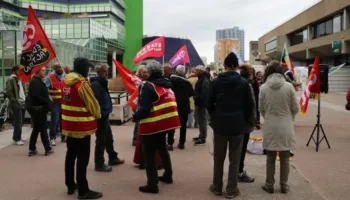 Studentët francezë nisin protesta të reja, rreth 200 shkolla mbyllen në të gjithë vendin