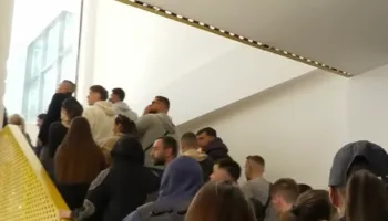 Studentët hyjnë në Fakultetin e Ekonomisë, thirrje të rinjëve: Bojkotoni mësimin, bashkohuni me ne
