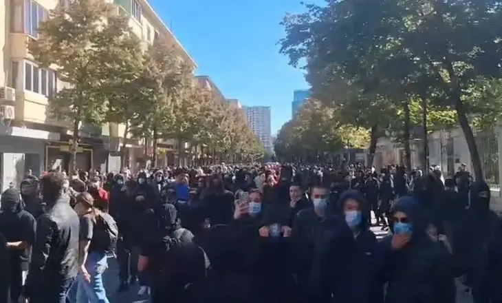 Studentët njoftojnë protestën e radhës, nesër tubim para Ministrisë së Arsimit