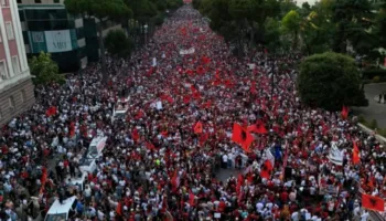 Studentët nuk ndalen/ Sërish protestë rinore sot në orën 14:00 kundër Edi Ramës