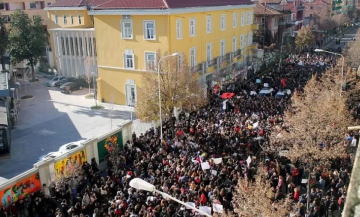 Studentët thirrje për protestë kombëtare, sot tubimi përpara Ministrisë së Arsimit
