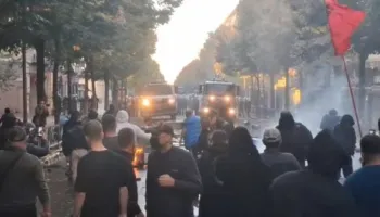 Studentët vijojnë rezistencën para Ministrisë së Arsimit, policia përdor gaz lotsjellës dhe ujë me presion