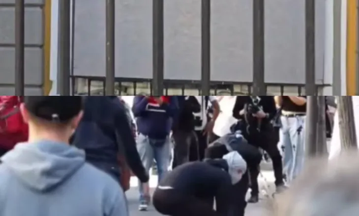 Studentët zhvendosen te Ministria e Arsimit dhe nisin ‘aksionin’ me pllaka e gurë, dritaret e godinës të ‘blinduara’