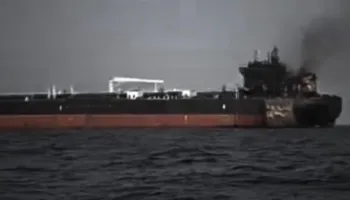 Sulm me raketa në Ngushticën e Hormuzit, goditen tre anije cisternë –
