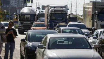 Sulmet ruse me dronë dhe raketa godasin rëndë Kievin, bombardime gjithandej! Paralizohet edhe trafiku, situatë drmatike