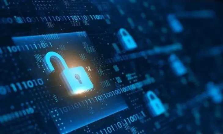Sulmi kibernetik synon llogaritë e email-it të ligjvënësve italianë, përfshirë atë të Melonit