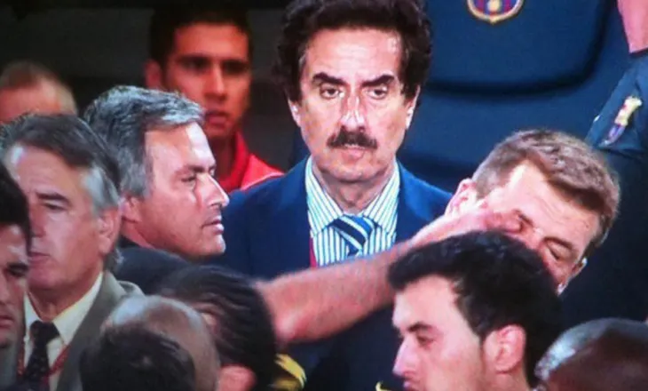 Sy dhe veshë nga Barcelona-Real Madrid. Ja pse Mourinho është nxitësi i madh i tensioneve në “El Clásico”