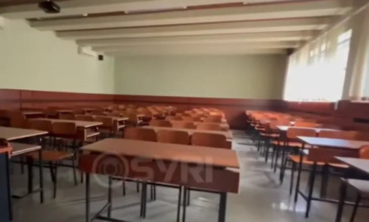 SYRI TV/ Protesta e studentëve vijon edhe në rrethe – Korça dhe Shkodra bojkotuan mësimin