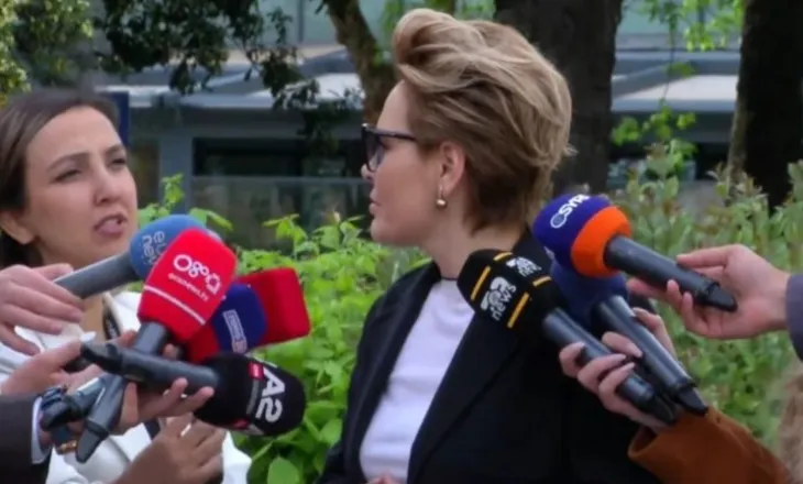 “Tani çdo kriminel do të lirohet, se s’ka avokat”- Kryemadhi flet pas shtyrjes së seancës ndaj saj dhe Metës: U shpërdorua e drejta jonë për t’u mbrojtur