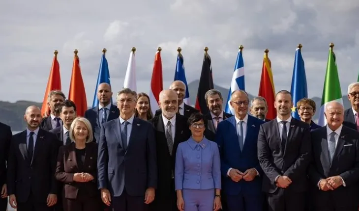 “Të japin karotën, por…”- Eksperti shpjegon sa ka përfituar Shqipëria, 13 vite Proces Berlini, miliarda euro dhe dhjetëra marrëveshje!
