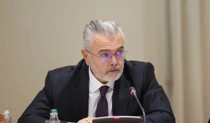 Të miturit e përfshirë në protestat e dhunshme, ministri Gogu propozon 4 masat e reja për fëmijët që shoqërohen nga Policia!