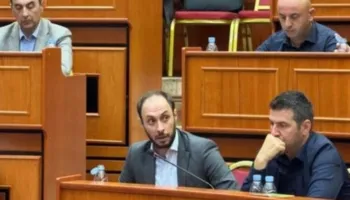 “Të mos mjaftohemi me fjalë”- Aldo Merkoçi në Këshillin Bashkiak: Ku është akti i transferimit të Veliajt? Dyshime për presion politik