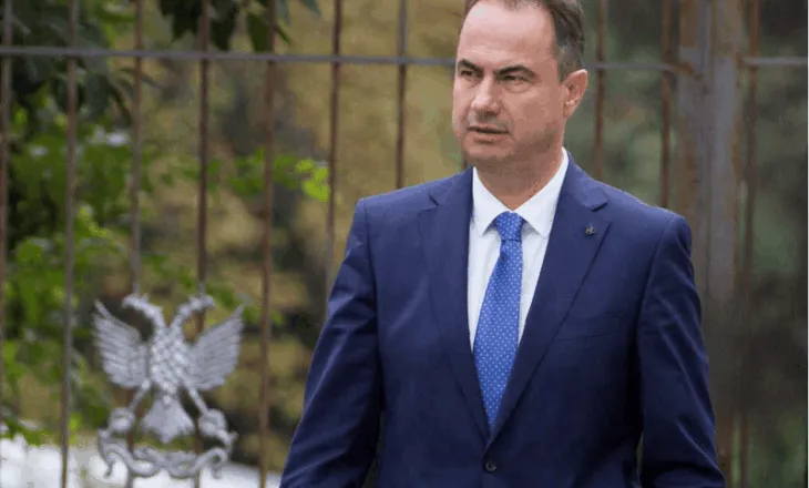 TE NGUJOHEMI NE GREVE URIE/ BOÇI: PD ESHTE NE PROTESTE ME NJEREZ, KOMUNIKIME DHE ZEMER