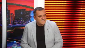 Të rinj mos u plakni në gjashtë muaj protestë! Kjo betejë ka nevojë për të gjithë
