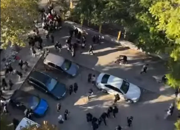 Të rinjtë italianë solidarizohen me studentët shqiptarë: U përballën me represion të dhunshëm