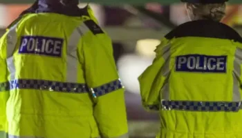 Të shtëna ndaj një polici në Britani, arrestohen katër të dyshuar