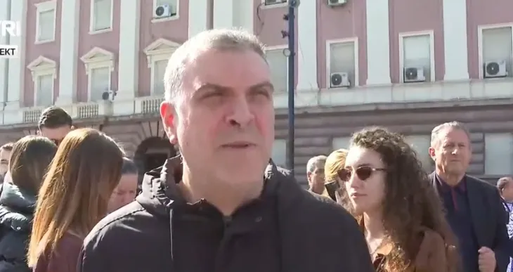 Tedi Blushi nga protesta: Kur bien institucionet, ngrihet populli