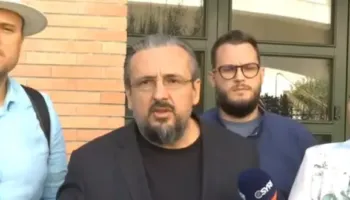 Teliti: Lulishtja te parku “Rinia” po zëvendësohet me kullën e betonit që të pasurohet klientela qeverisëse