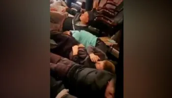 Tensione në protestën e Lezhës/ Adoleshenti dhunohet nga policia, përplas kokën në trotuar, qytetarët reagojnë ashpër ndaj efektivëve