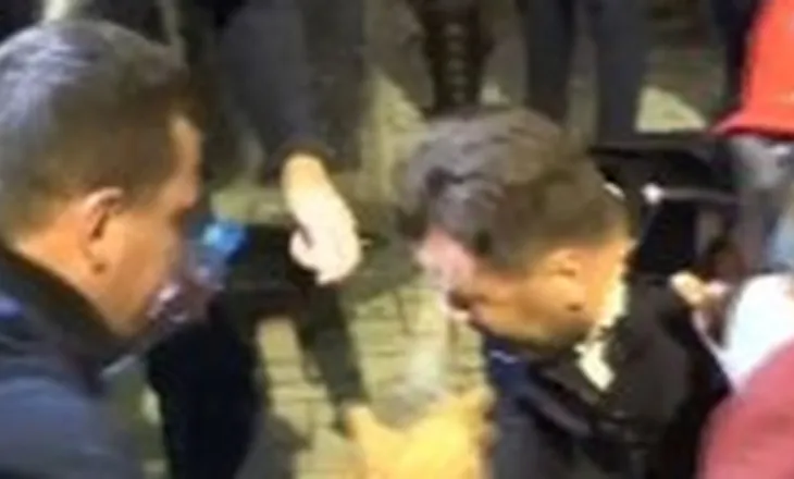 Tensione të tjera para Kryeministrisë, Shehaj përplaset me policinë, Kaprit i hedhin spraj në sy