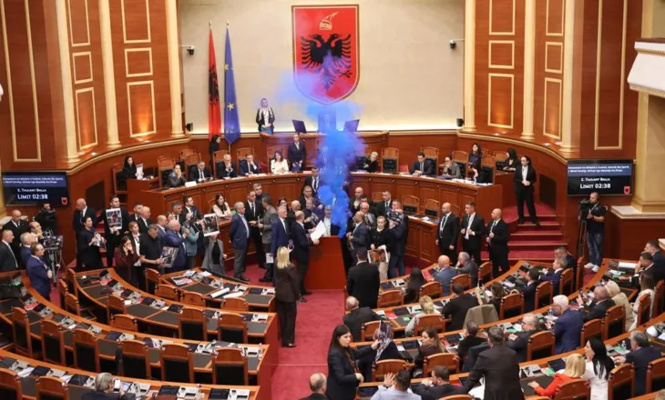 Tensionet në Kuvend, PS kërkon ‘ndëshkim’: përjashtimin me 10 ditë të Berishës, 60 ditë për 6 të tjerë