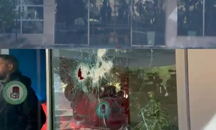 Tensionohet situata, protestuesit gjuajnë me gurë selinë e PS, policia i shpërndan me gaz e ujë (VIDEO)