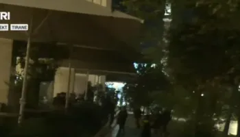 Terrori/ Policia mësyn drejt bar-kafeneve për ‘gjahun’ e radhës – del duarbosh, qytetarët i përzënë