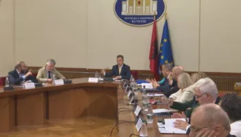 Tha se “Sistemi funksionon”, Opozita sulmon presidenten e KE, Von Der Leyen! Bardhi: Zhgënjim i afërt për të! Korreshi: Ata që i bënë relacionin, të dehur