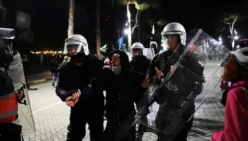 THE GUARDIAN: Gjobë sa gjashtë paga mujore për ata që kërkojnë dorëheqjen e Edi Ramës