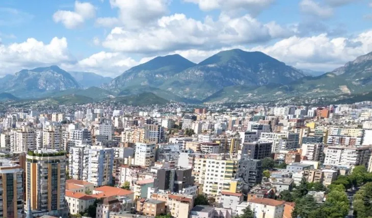 “The Star” rendit Tiranën mes qyteteve evropiane për t’u zbuluar në vjeshtë