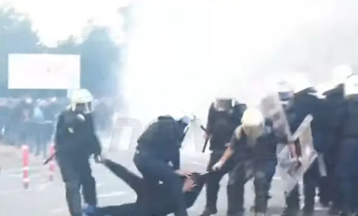 “Thirrja jonë e fundit për qeverinë”, Reuters jehonë protestës në Tiranë