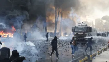 Tirana në prag të protestës së gjashtë, biznese të fortifikuara