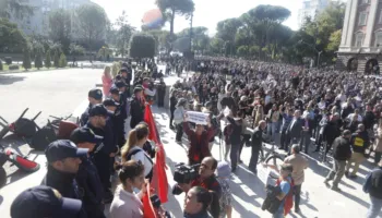 Tirana në revoltë, studentët dhe pedagogët do të protestojnë përsëri sot së bashku kundër Ramës