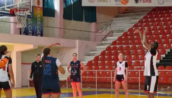 Tirana udhëheq e vetme Superligën, fitoret e para në kampionat për Partizanin e Flamurtarin