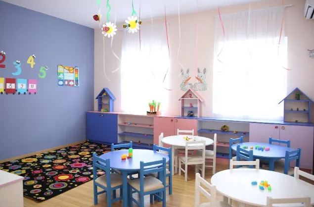 Tjetër precedent/ Dyshohet se dhunoi 4-vjeçarin në një kopsht në Korçë, edukatorja arrestohet pas denoncimit të nënës!