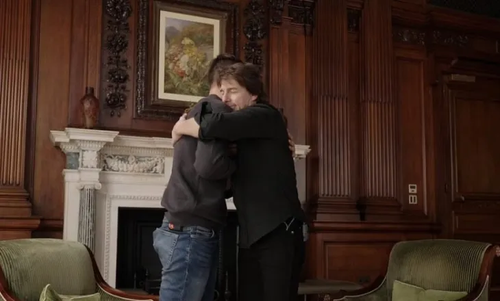 Tom Cruise surprizon britanikun që mblodhi fonde për bamirësi përmes sfidave ekstreme