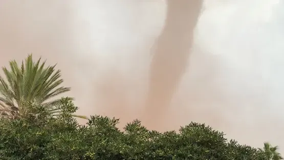 Tornado e fuqishme godet Siçilinë, dy persona në gjendje të rëndë dhe dëme të shumta