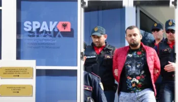 Trafikuan tonelata me kokainë, mbyllen hetimet për grupin e Rexhep Rrajës, nipit të ish-deputetit të PS, Rrahman Rraja