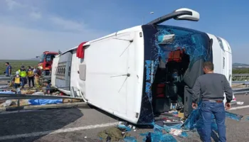 Tragjedi në Turqi, 11 të vdekur nga përplasja e autobusit me kamionin