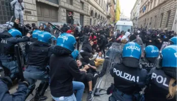 Trazirat në Itali, hetim edhe rrjeteve sociale! Hidhen thirrje për mobilizim për tubime dhe dhunë në protesta!